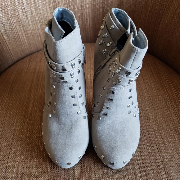 Beige suede stiletto studded booties, Michael Antonio, sz 6 - Picture 2 of 8